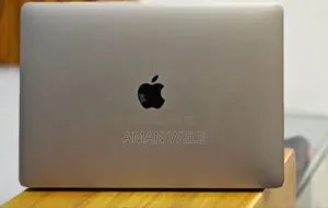 New Laptop Apple MacBook Pro 2019 16GB Intel Core I7 SSD 256GB