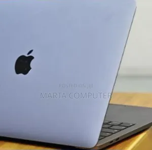 New Laptop Apple MacBook Pro 2019 16GB Intel Core I7 SSD 256GB
