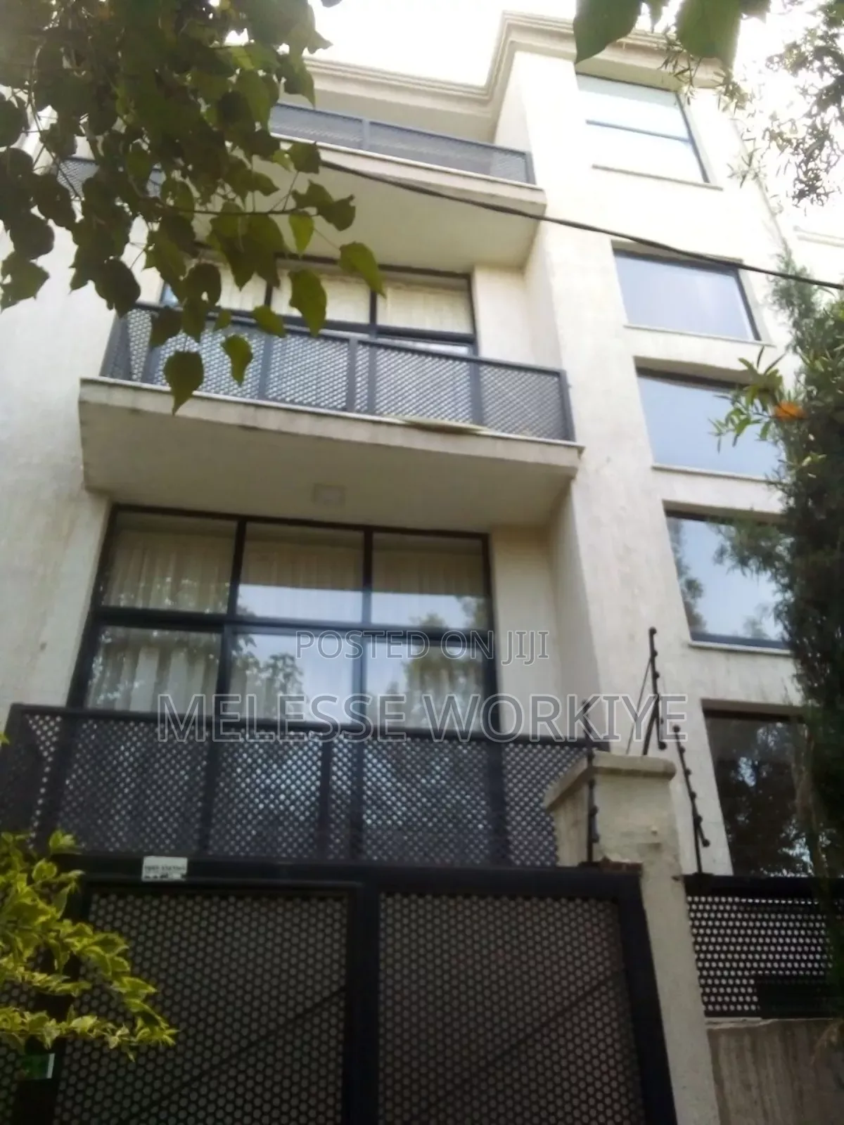 6bdrm House in Akaky Kaliti for sale