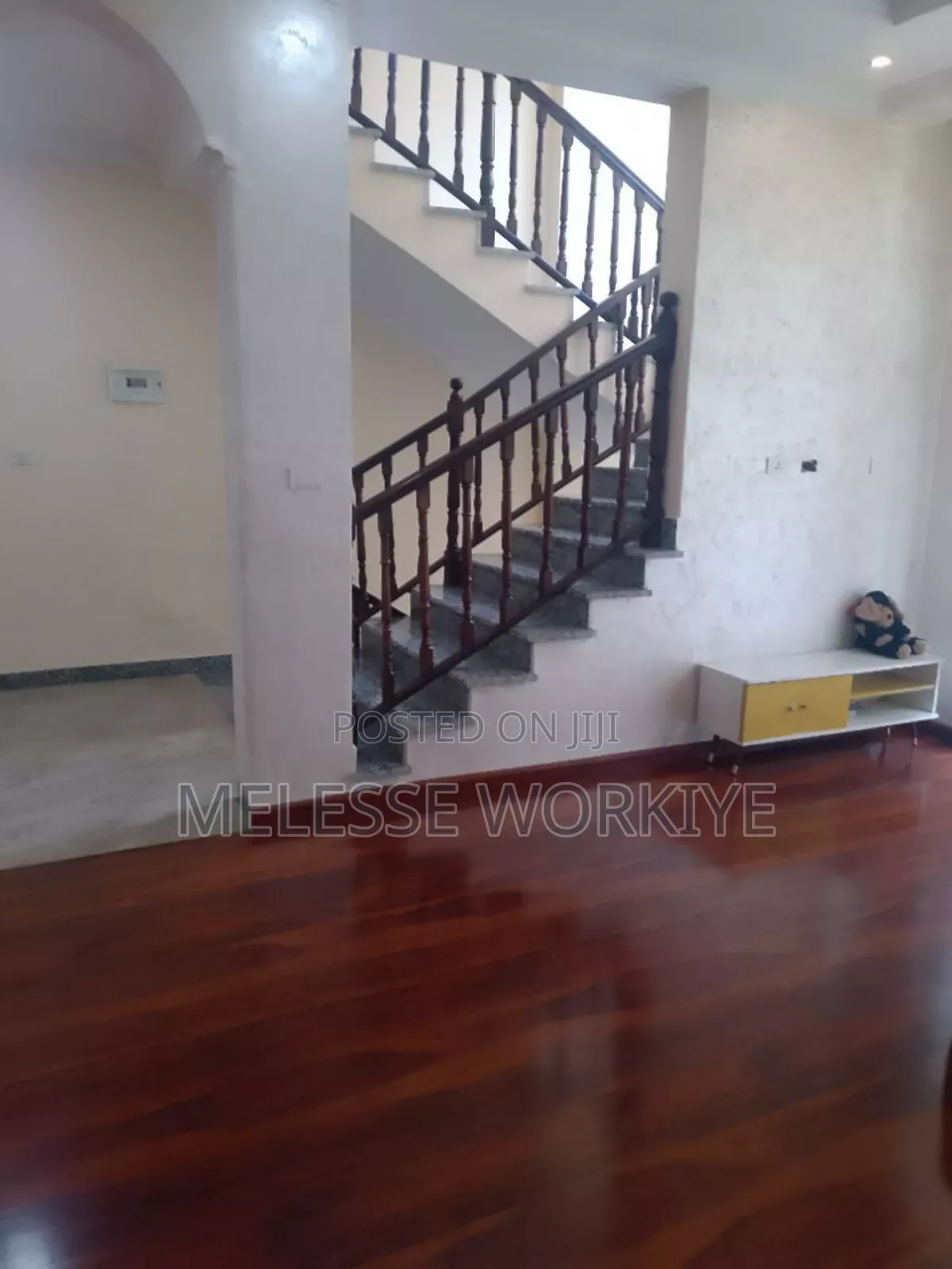 6bdrm House in Akaky Kaliti for sale