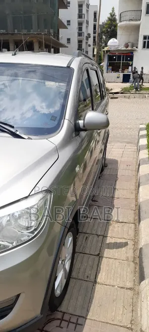 Geely Okavango 1.5 Hybrid FWD 2022 Gold