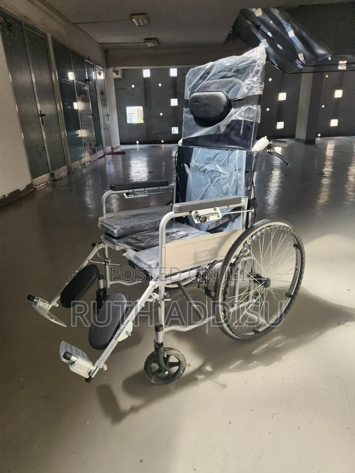 Sleeping Belted Wheelchair協會wheelchair九龍wheelchair夷狄wheelchair Packed