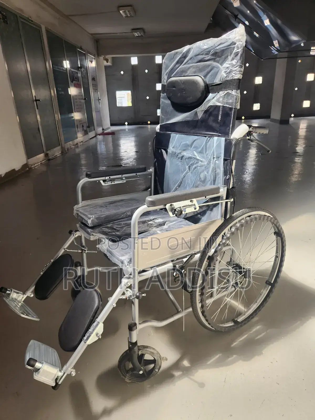 Popo With Rail Commode Wheelchair較大wheelchair蝨子wheelchair M亇你wheelchai