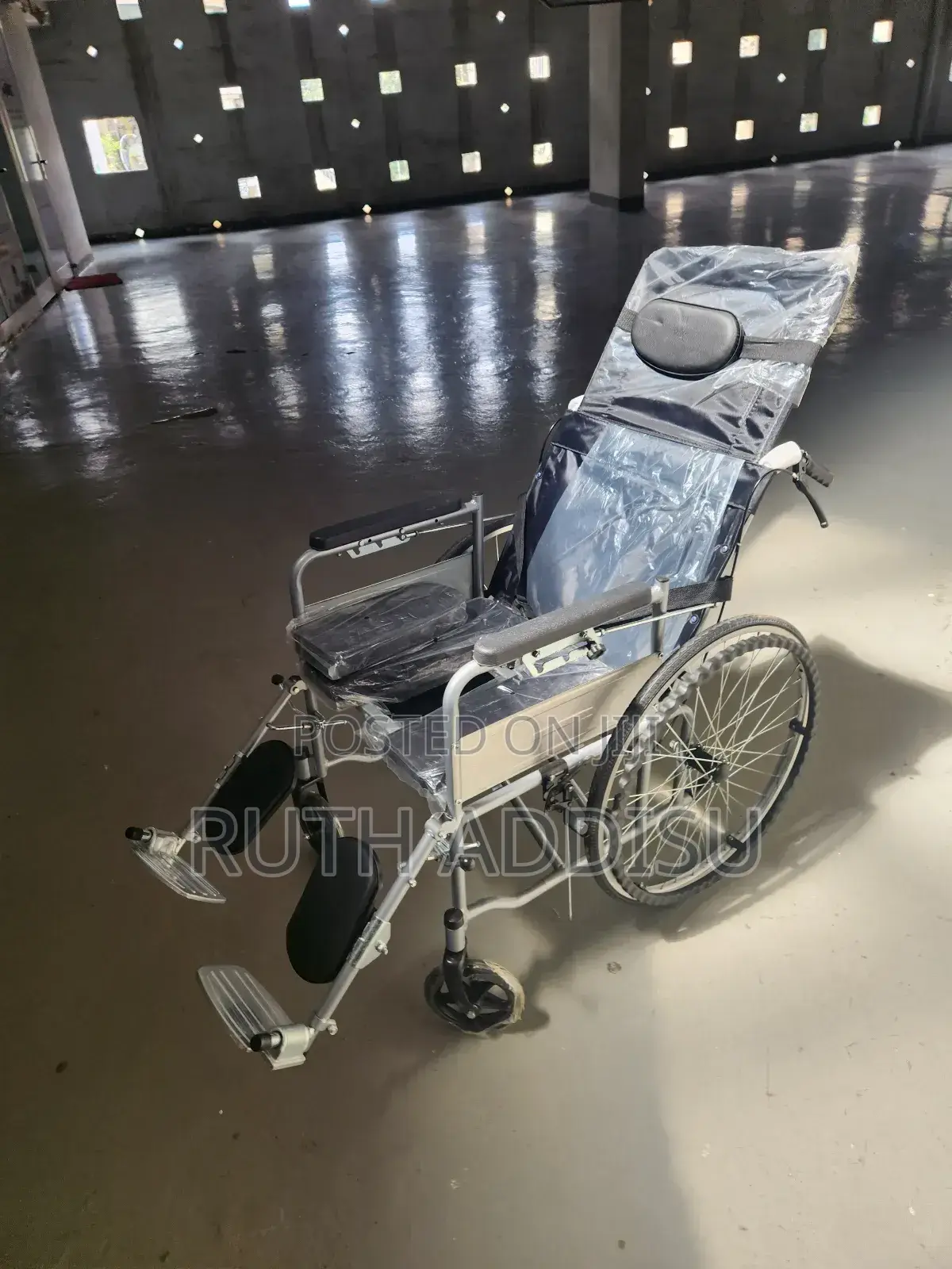 45° Reclination Electrical Wheelchair較為wheelchair廟會wheelchair Electric