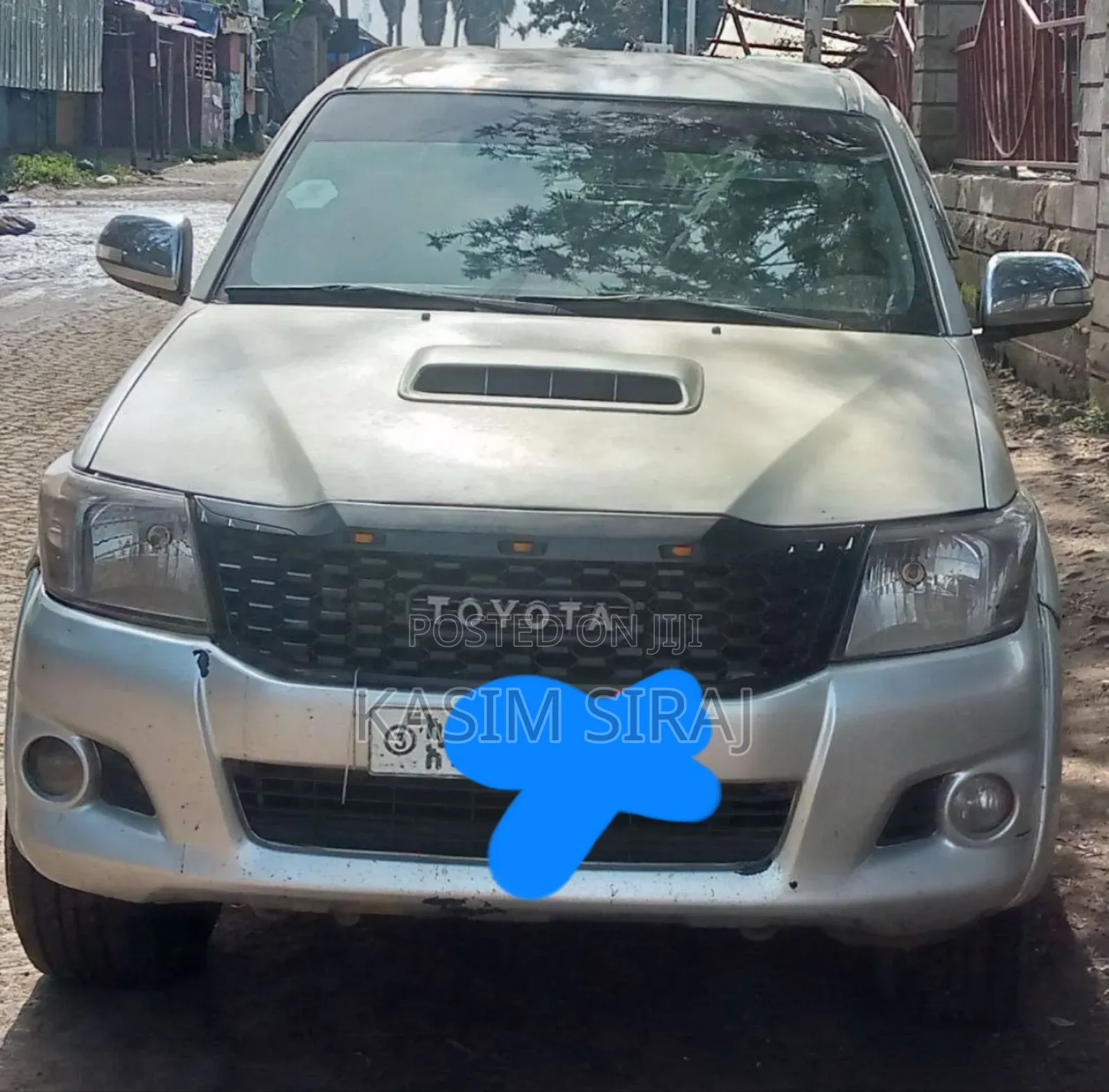 Toyota Hilux 2.5 D-4D 4X4 SRX 2012 Silver