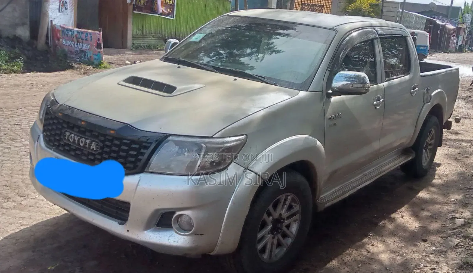 Toyota Hilux 2.5 D-4D 4X4 SRX 2012 Silver