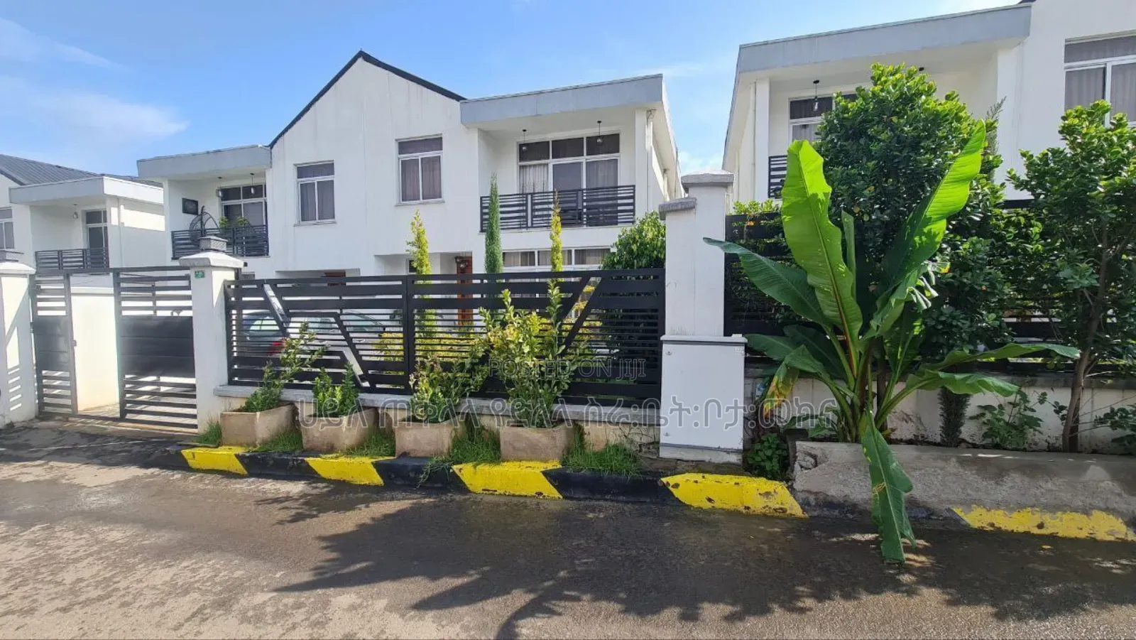 Furnished 6bdrm Townhouse/Terrace in ሆሴ ሪልስተት ኮምፋውንድ ውስጥ, Yeka for sale