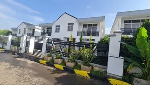 Furnished 6bdrm Townhouse/Terrace in ሆሴ ሪልስተት ኮምፋውንድ ውስጥ, Yeka for sale