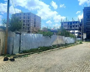 Photo - አስቸኳይ የሚሸጥ 500 ካሬ ለምፈልጉት አገልግሎት የምሆን ቦታ ሽያጭ