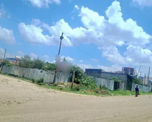 አስቸኳይ የሚሸጥ 500 ካሬ ለምፈልጉት አገልግሎት የምሆን ቦታ ሽያጭ