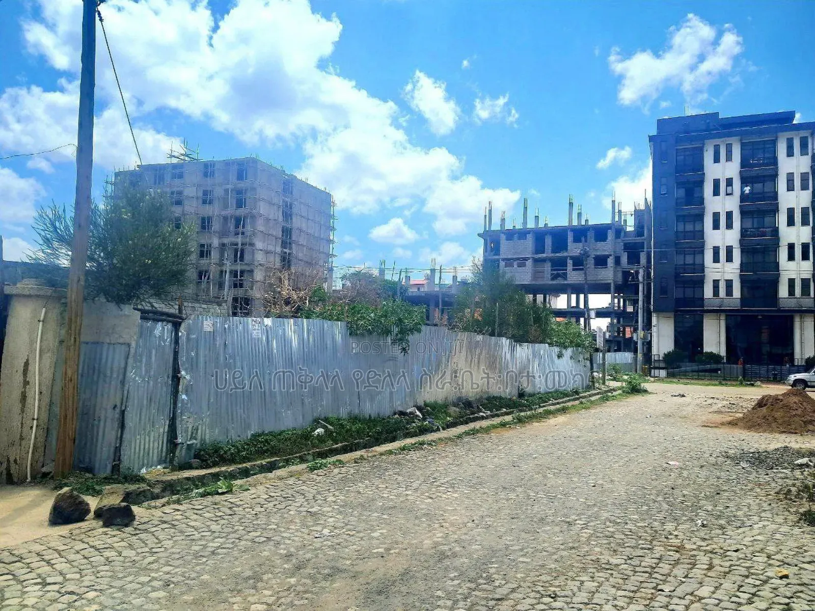 አስቸኳይ የሚሸጥ 500 ካሬ ለምፈልጉት አገልግሎት የምሆን ቦታ ሽያጭ