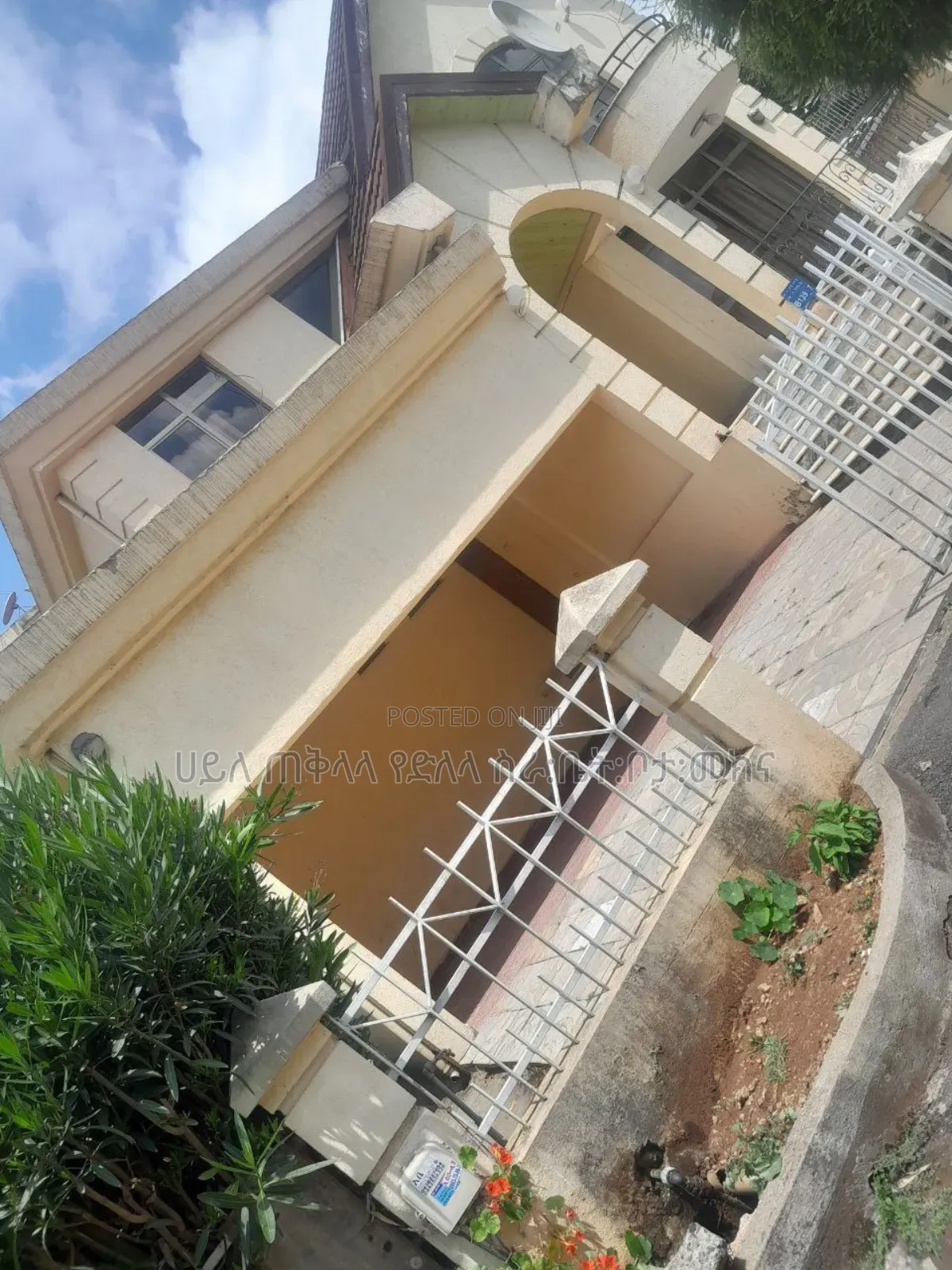 Furnished 5bdrm Townhouse/Terrace in Gift Real State, Yeka for sale