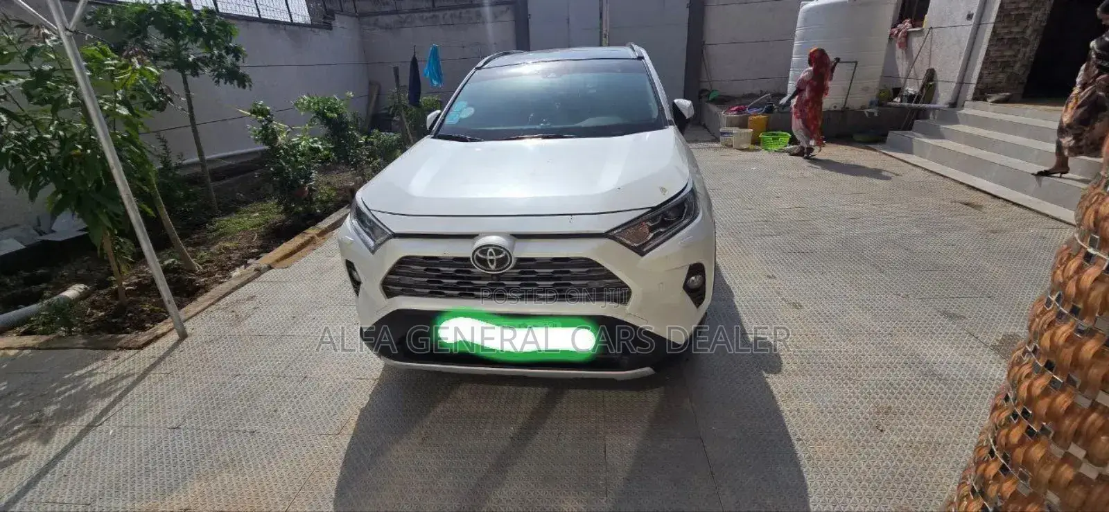 Toyota RAV4 2021 White