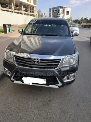 Photo - Toyota Hilux 2012 Black