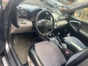 Toyota RAV4 2011 Gray