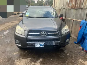 Photo - Toyota RAV4 2011 Gray