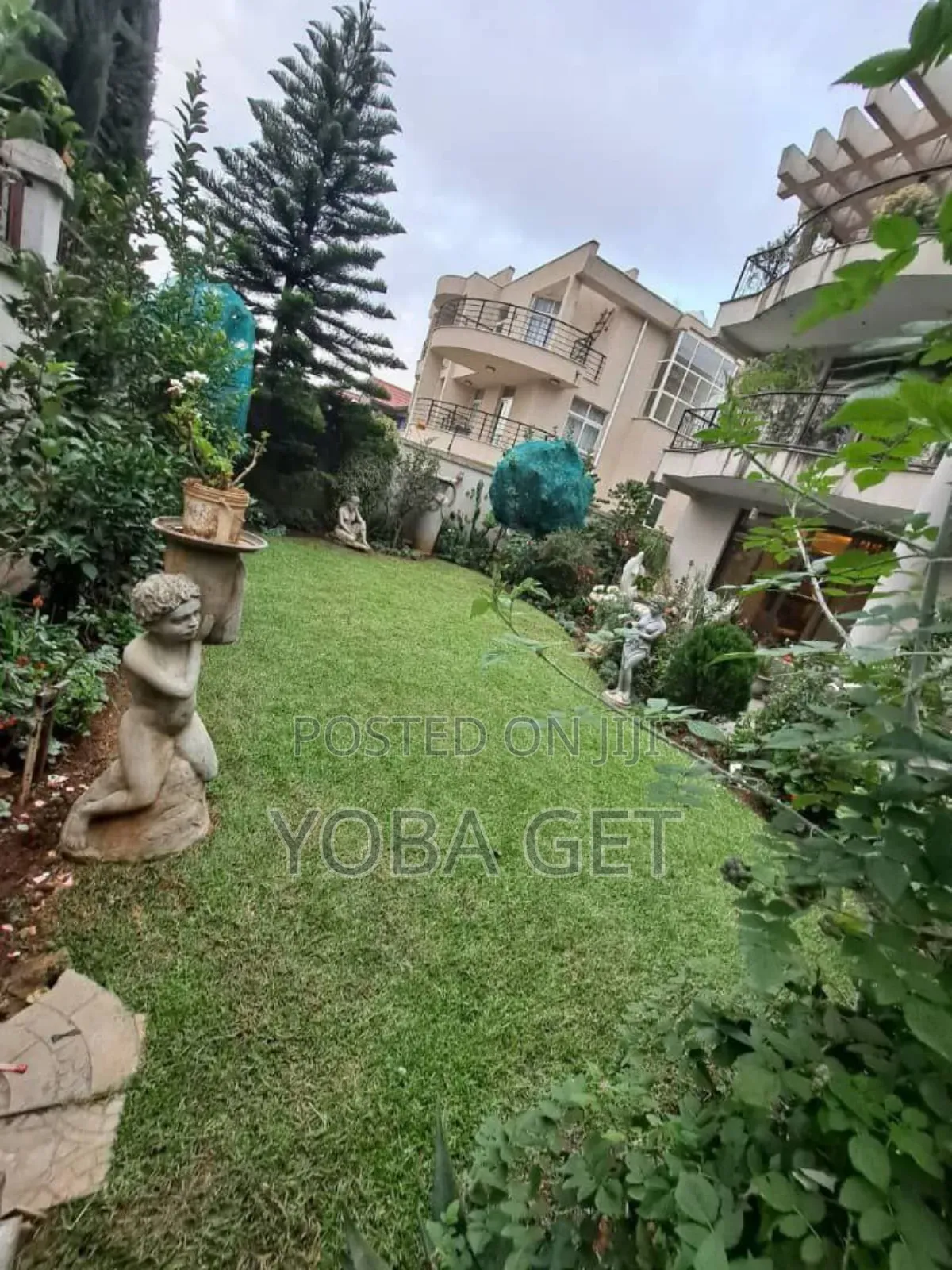 Furnished 10bdrm House in አስቸካይ የሚሸጥ ቤት, Bole for sale