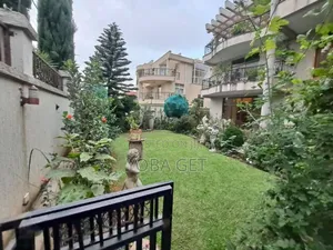Furnished 10bdrm House in አስቸካይ የሚሸጥ ቤት, Bole for sale