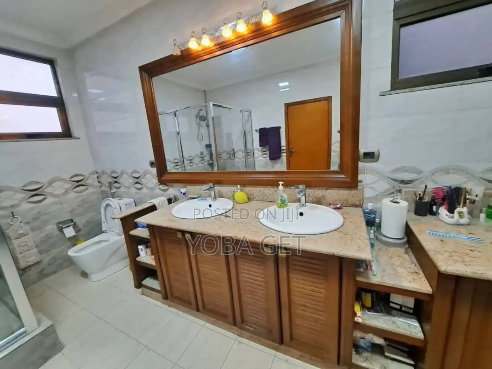 Furnished 10bdrm House in አስቸካይ የሚሸጥ ቤት, Bole for sale