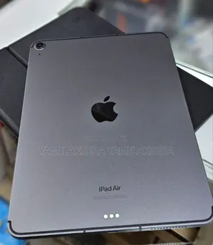 New Apple iPad Air 64 GB Silver