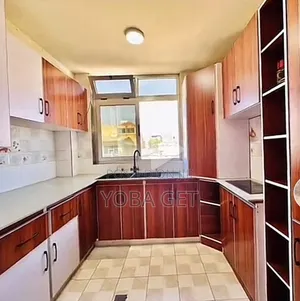 አስቸካይ የሚሸጥ የንግድ ህንፃ