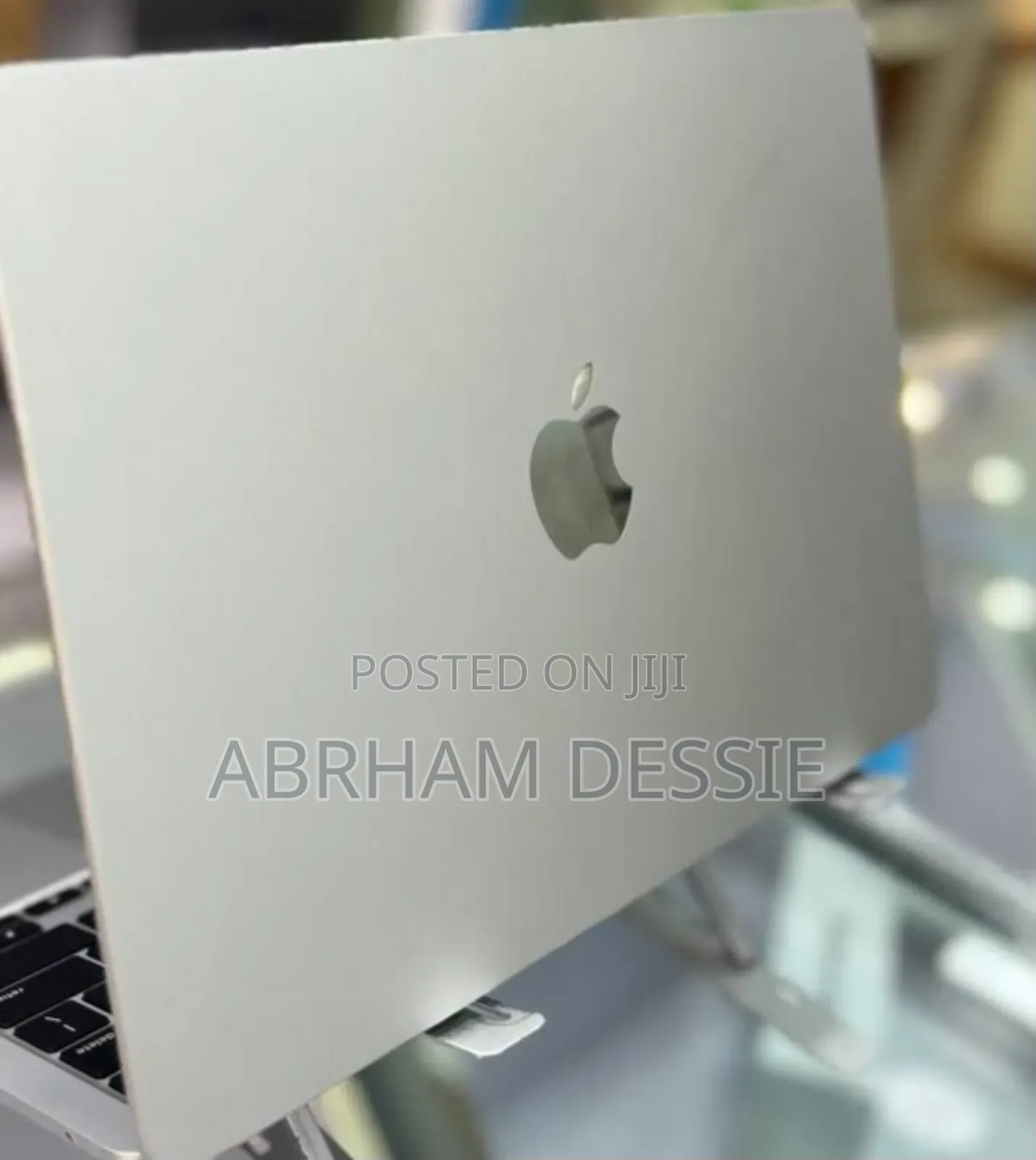 New Laptop Apple MacBook Air 2025 M4 13-Inch 16GB Apple M4 SSD 256GB