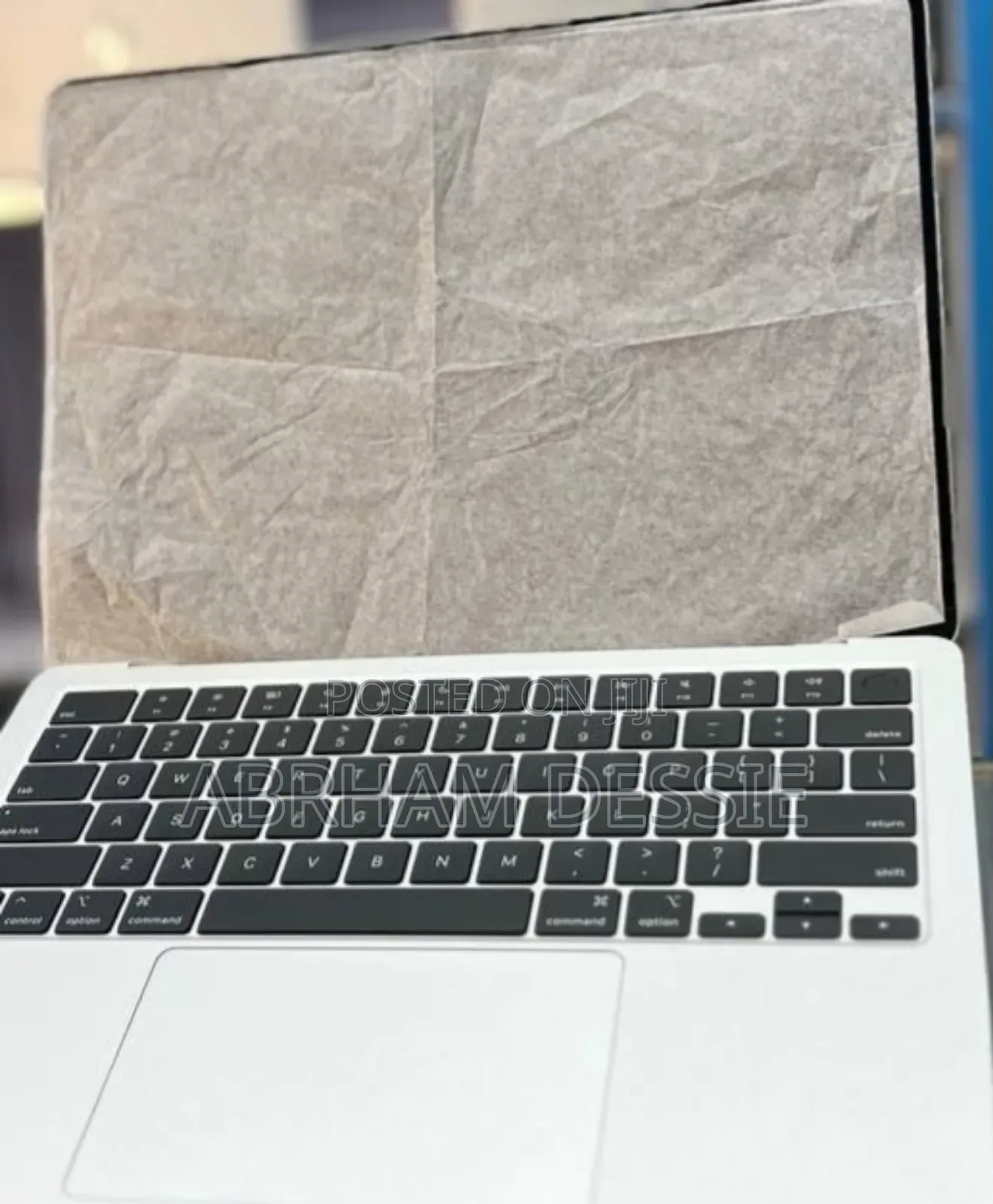 New Laptop Apple MacBook Air 2025 M4 13-Inch 16GB Apple M4 SSD 256GB