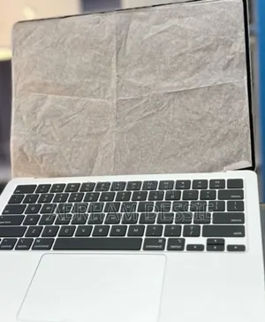 New Laptop Apple MacBook Air 2025 M4 13-Inch 16GB Apple M4 SSD 256GB