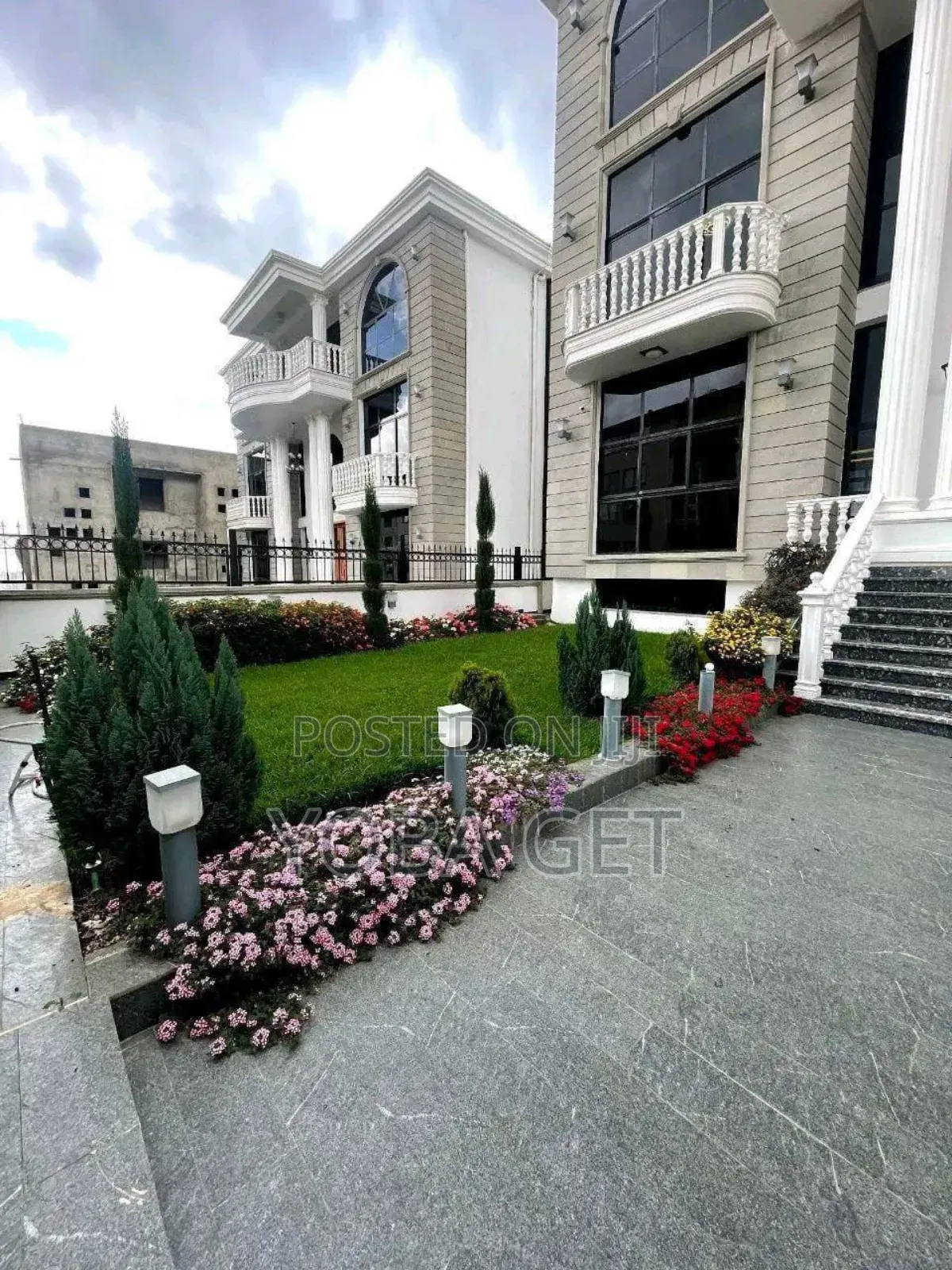 Furnished 8bdrm House in Yoba, Bole for sale