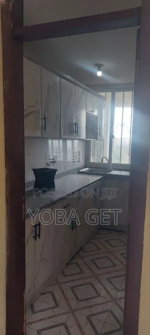 አስቸካይ የሚሸጥ የንግድ ህንፃ