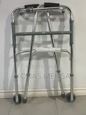 Photo - Folding Walker鑫蔣walker Is Adjustable幗፸give Force on Their Affected Leg