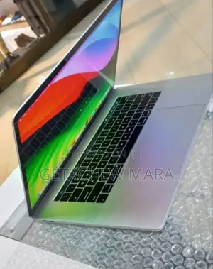 Photo - New Laptop Apple MacBook Pro 2017 16GB Intel Core I7 SSD 256GB
