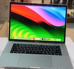New Laptop Apple MacBook Pro 2017 16GB Intel Core I7 SSD 256GB