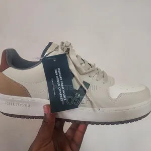 Tommy Hilfiger Sneakers – Brand New, Size 43