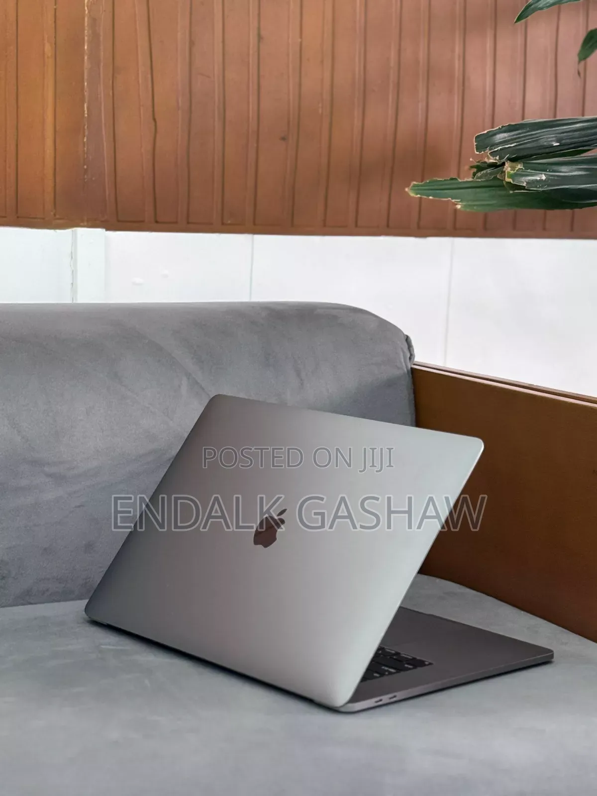 New Laptop Apple MacBook Pro 2019 16GB Intel Core I7 SSD 512GB