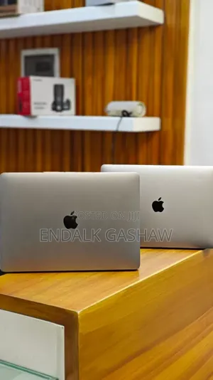 New Laptop Apple MacBook Pro 2019 16GB Intel Core I7 SSD 256GB