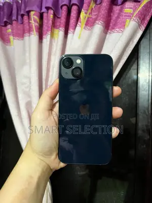 Photo - Apple iPhone 13 128 GB Black