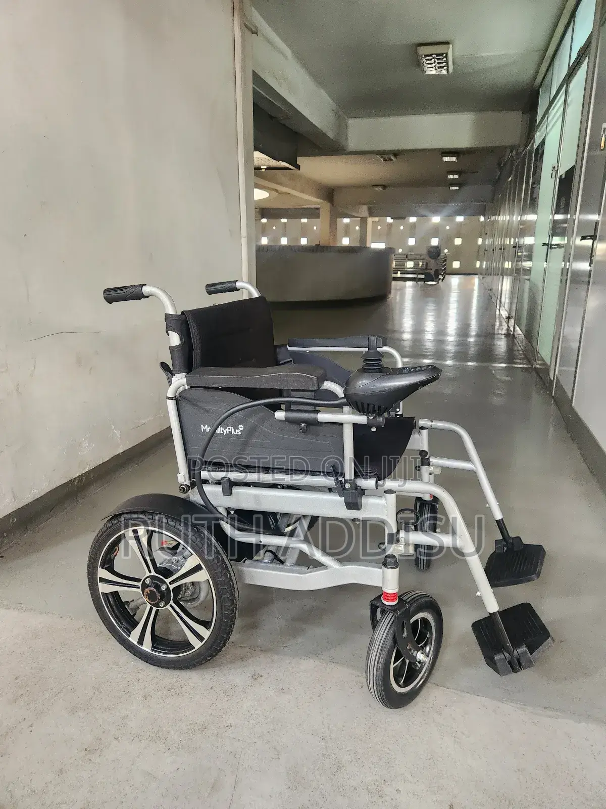 Electrical Wheelchair段的packed Analog Wheelchair管理digital Wheelchair