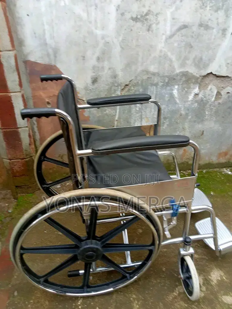 Normal Wheelchair耳台folding Quality Wheelchair墒፷የሚታጠፍ ዊልቼር