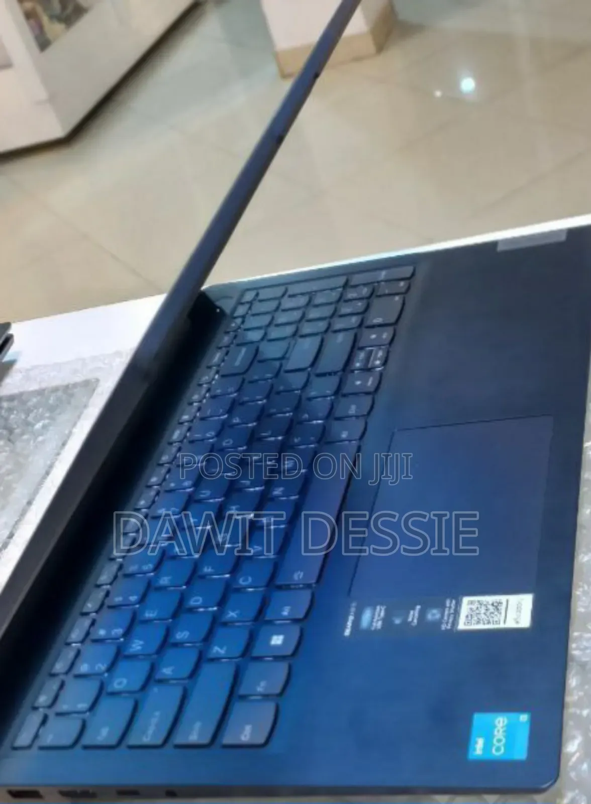 New Laptop Lenovo 8GB Intel Core I3 SSD 256GB