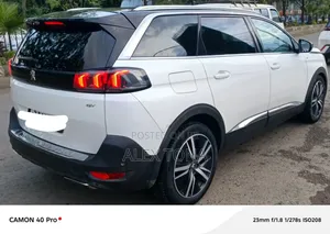 Peugeot 5008 2021 White