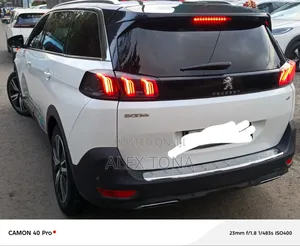 Peugeot 5008 2021 White