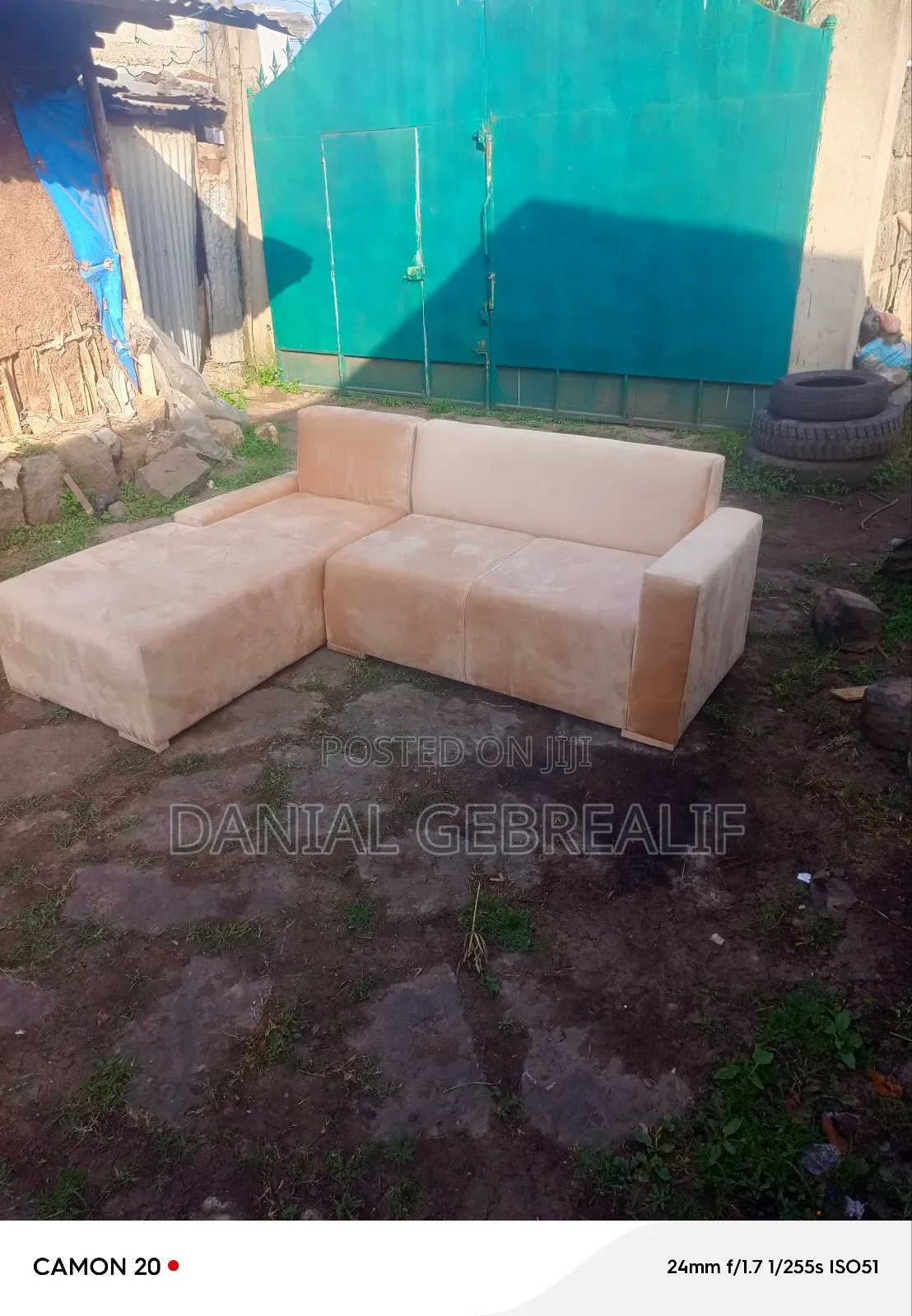 Crem Cler Sofa