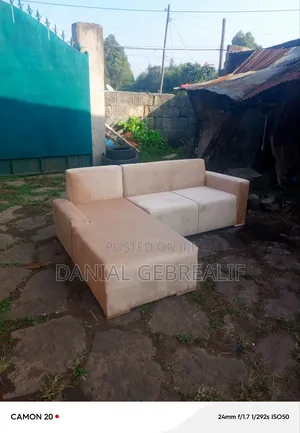 Crem Cler Sofa