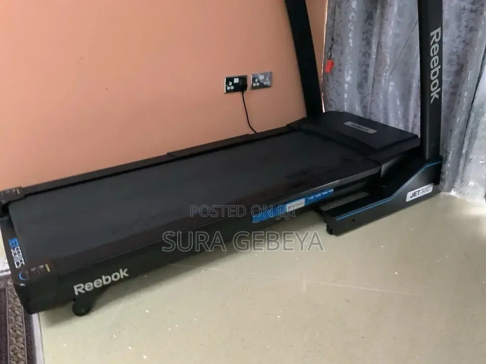 Reebok ድርጅት ያመረተዉ Reebok Jet 300 Series Home Treadmill