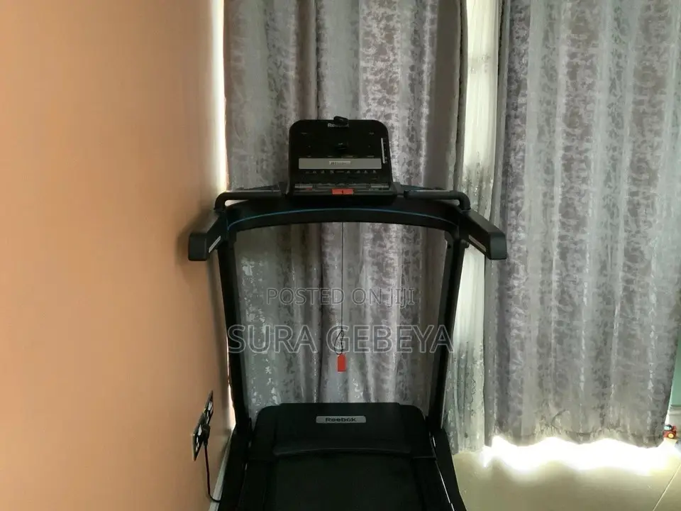 Reebok ድርጅት ያመረተዉ Reebok Jet 300 Series Home Treadmill