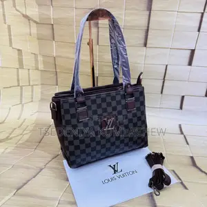 Ladies. Lv Brand. With Three Partition and Different Color Hand Bag