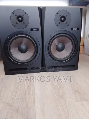 Photo - Studio Speaker