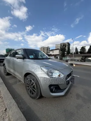 Suzuki Swift 2022 Silver