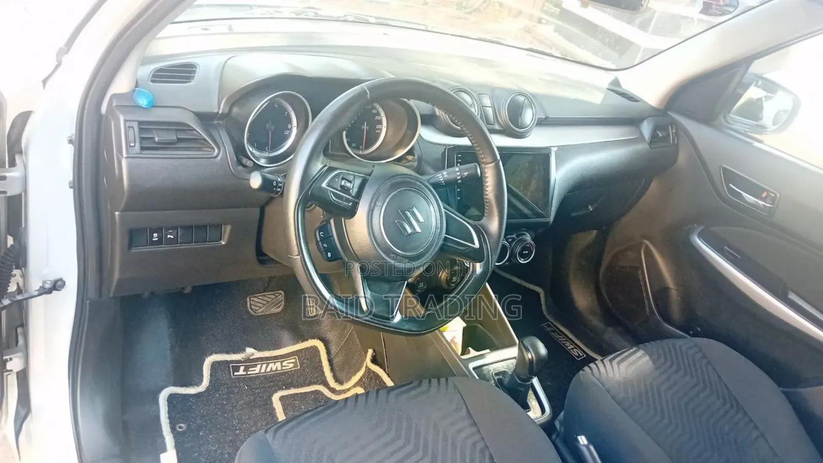 Suzuki Swift 2022 Silver